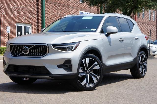 2023 Volvo XC40 Vehicle Photo in Houston, TX 77007