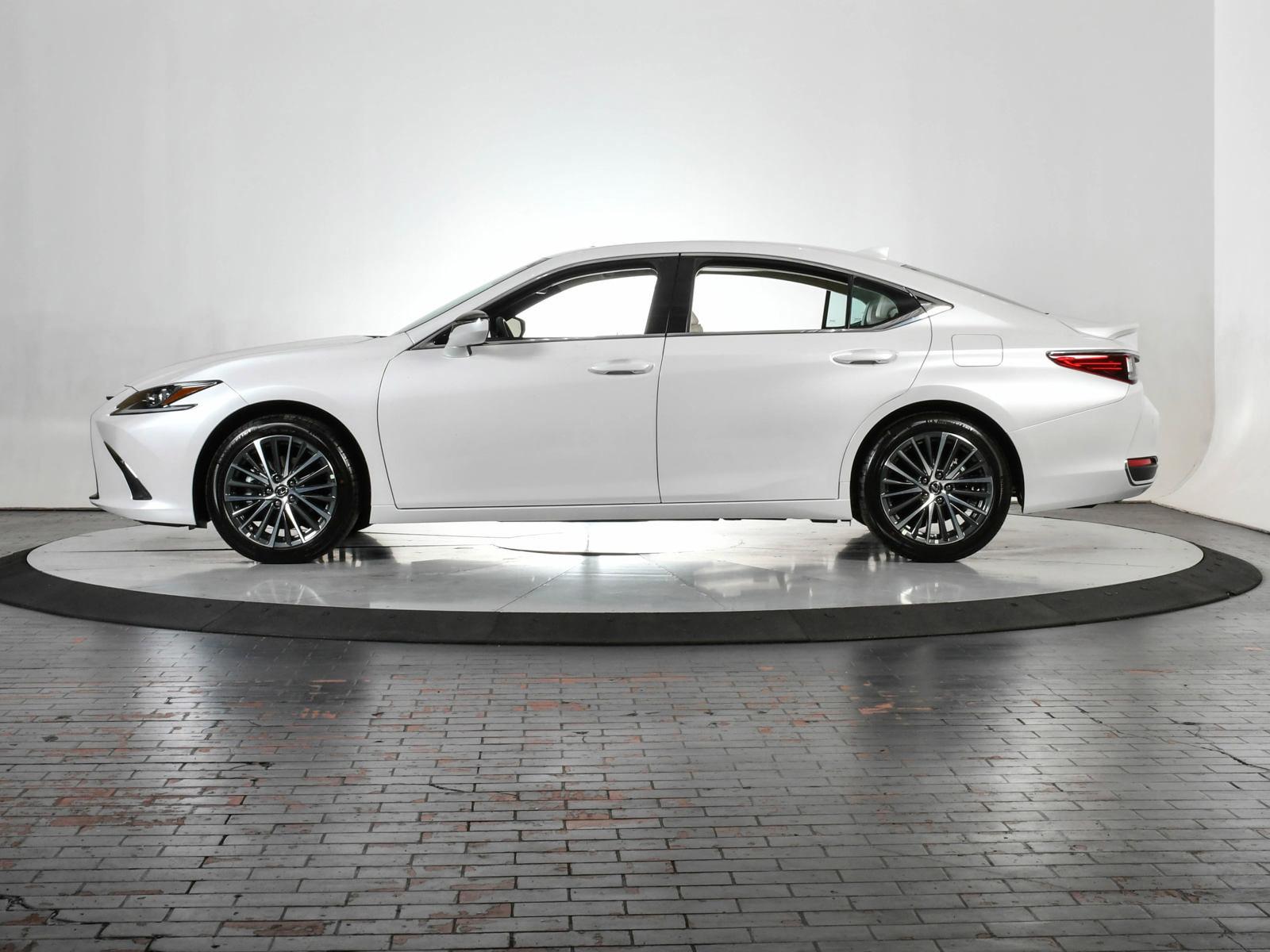 2025 Lexus ES 300h Vehicle Photo in DALLAS, TX 75235