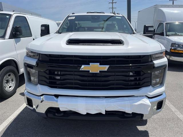 2024 Chevrolet Silverado 3500 HD Chassis Cab Vehicle Photo in ALCOA, TN 37701-3235