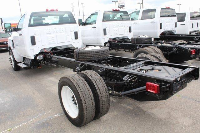 2024 Chevrolet Silverado 5500 HD Vehicle Photo in SAINT CLAIRSVILLE, OH 43950-8512