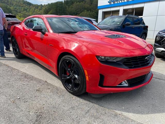 Used 2021 Chevrolet Camaro LT1 with VIN 1G1FE1R78M0141883 for sale in Clintwood, VA