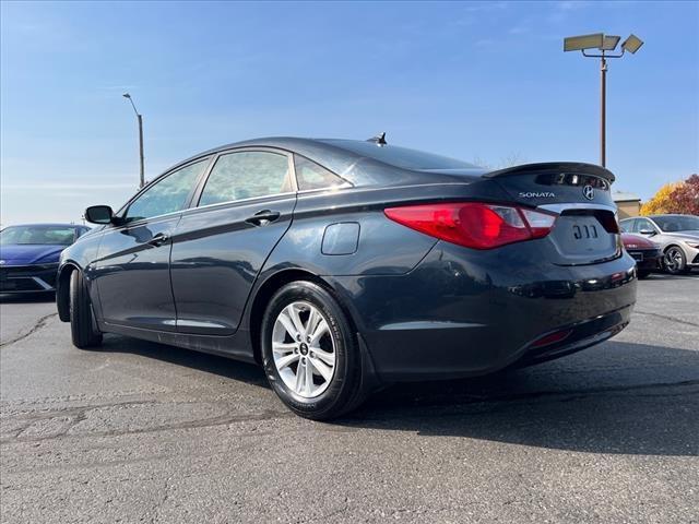 2013 Hyundai SONATA Vehicle Photo in O'Fallon, IL 62269