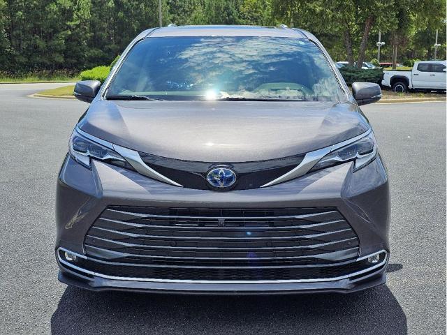 2023 Toyota Sienna Vehicle Photo in Auburn, AL 36832-6638