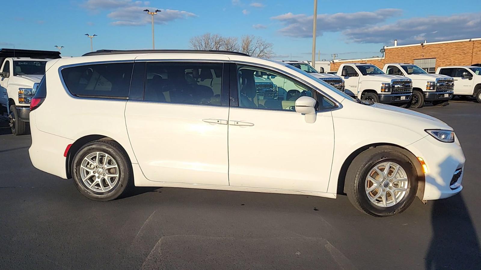 2022 Chrysler Pacifica Vehicle Photo in Plainfield, IL 60586