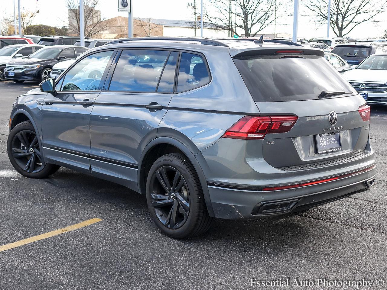 2024 Volkswagen Tiguan Vehicle Photo in Saint Charles, IL 60174