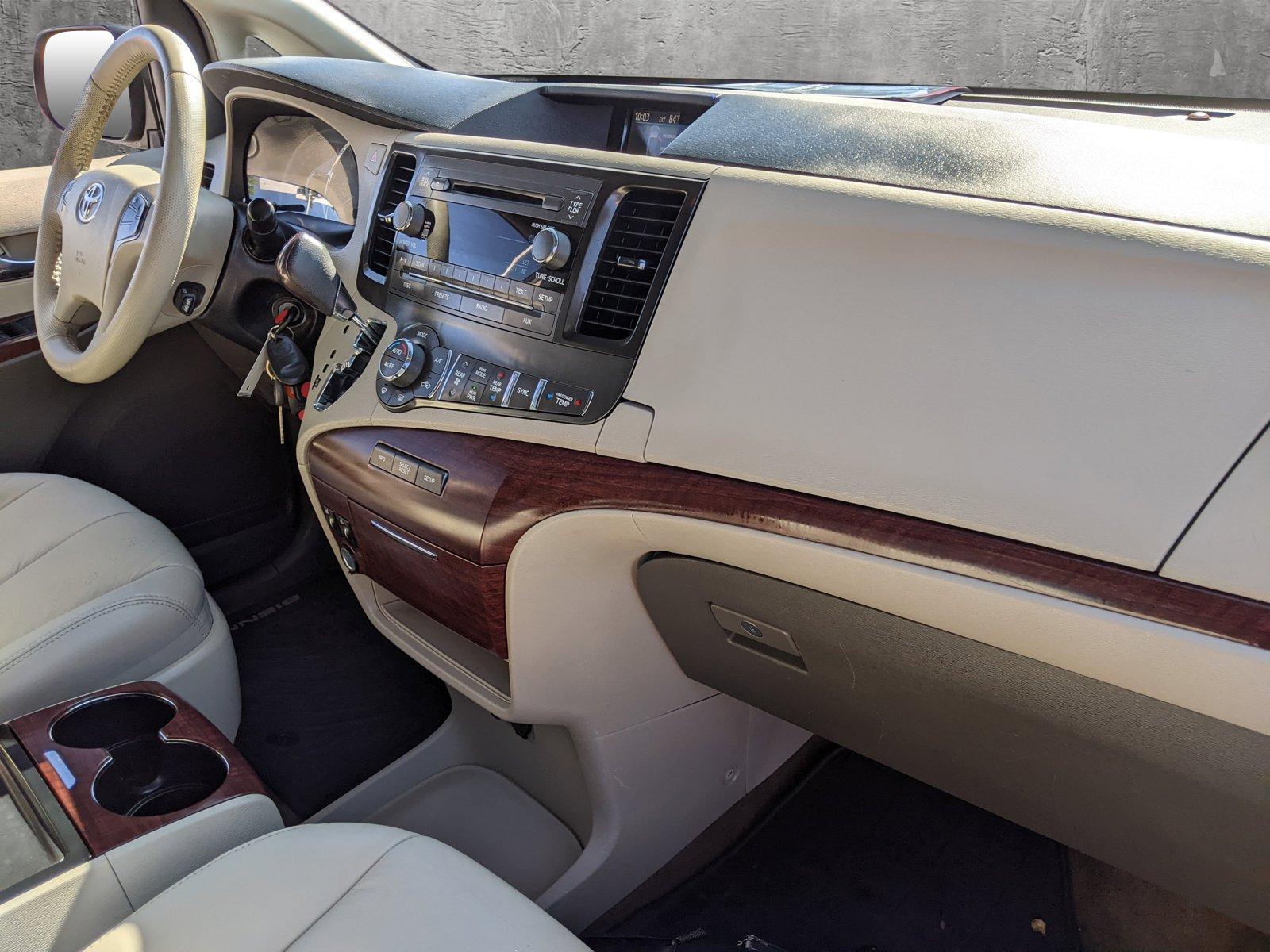 2014 Toyota Sienna Vehicle Photo in LAUREL, MD 20707-4697