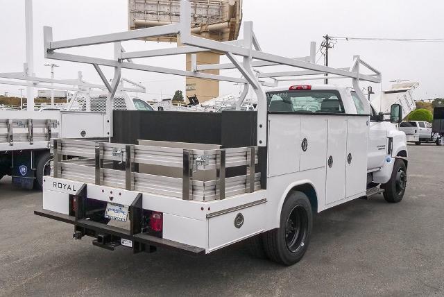 2023 Chevrolet Silverado Chassis Cab Vehicle Photo in VENTURA, CA 93003-8585