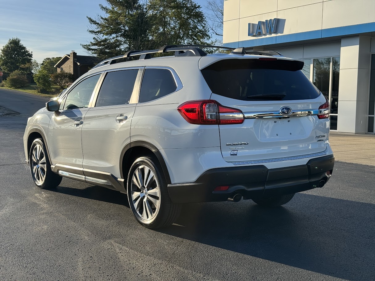 2022 Subaru Ascent Vehicle Photo in BOONVILLE, IN 47601-9633