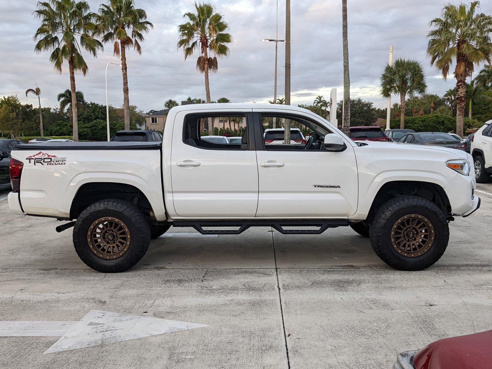 2019 Toyota Tacoma 2WD Vehicle Photo in Davie, FL 33331