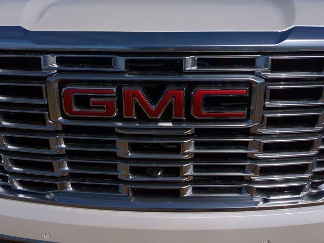 2025 GMC Yukon Vehicle Photo in ALBERTVILLE, AL 35950-0246