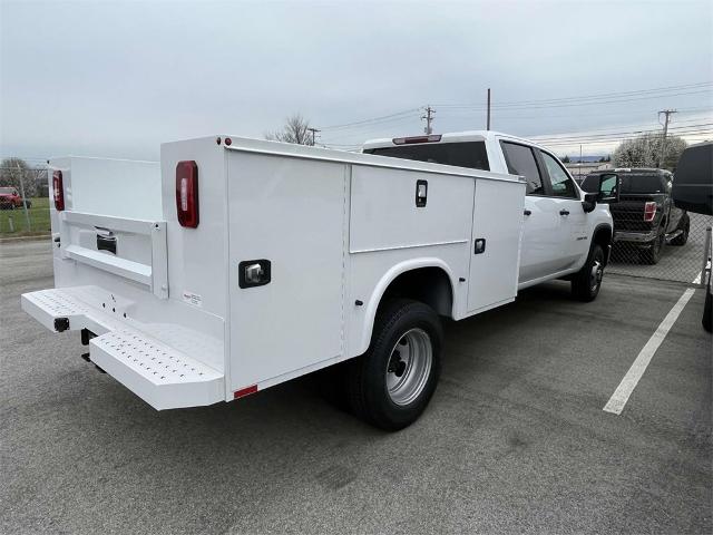 2024 Chevrolet Silverado 3500 HD CC Vehicle Photo in ALCOA, TN 37701-3235