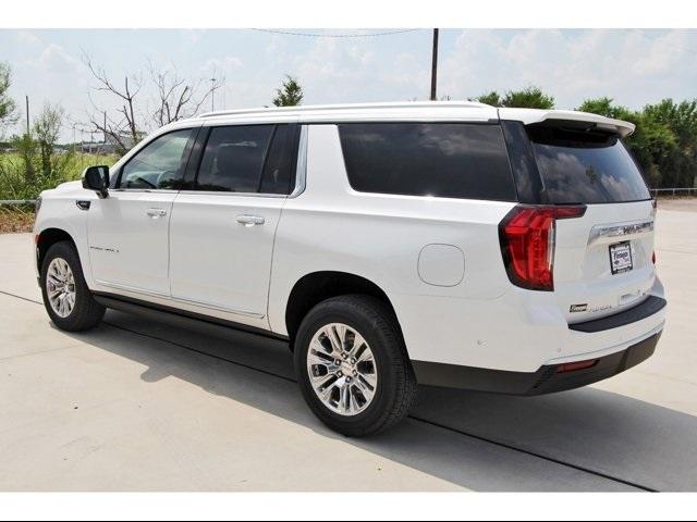 2024 GMC Yukon XL Vehicle Photo in ROSENBERG, TX 77471-5675