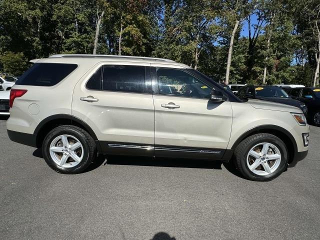 2017 Ford Explorer Vehicle Photo in SAINT JAMES, NY 11780-3219