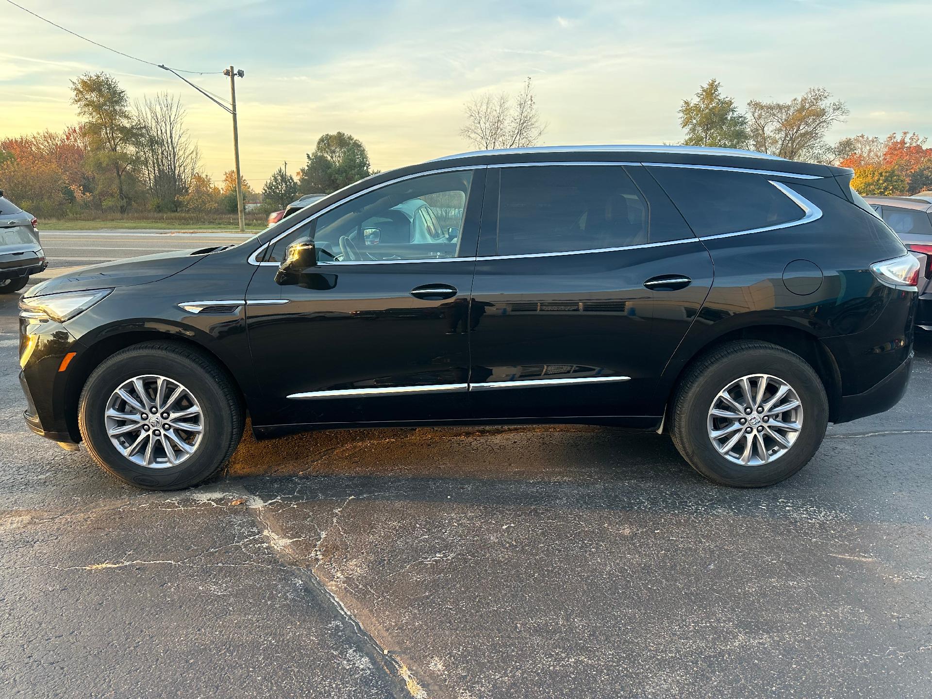 2024 Buick Enclave Vehicle Photo in CLARE, MI 48617-9414