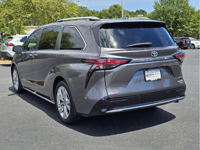 2023 Toyota Sienna Vehicle Photo in Auburn, AL 36832-6638