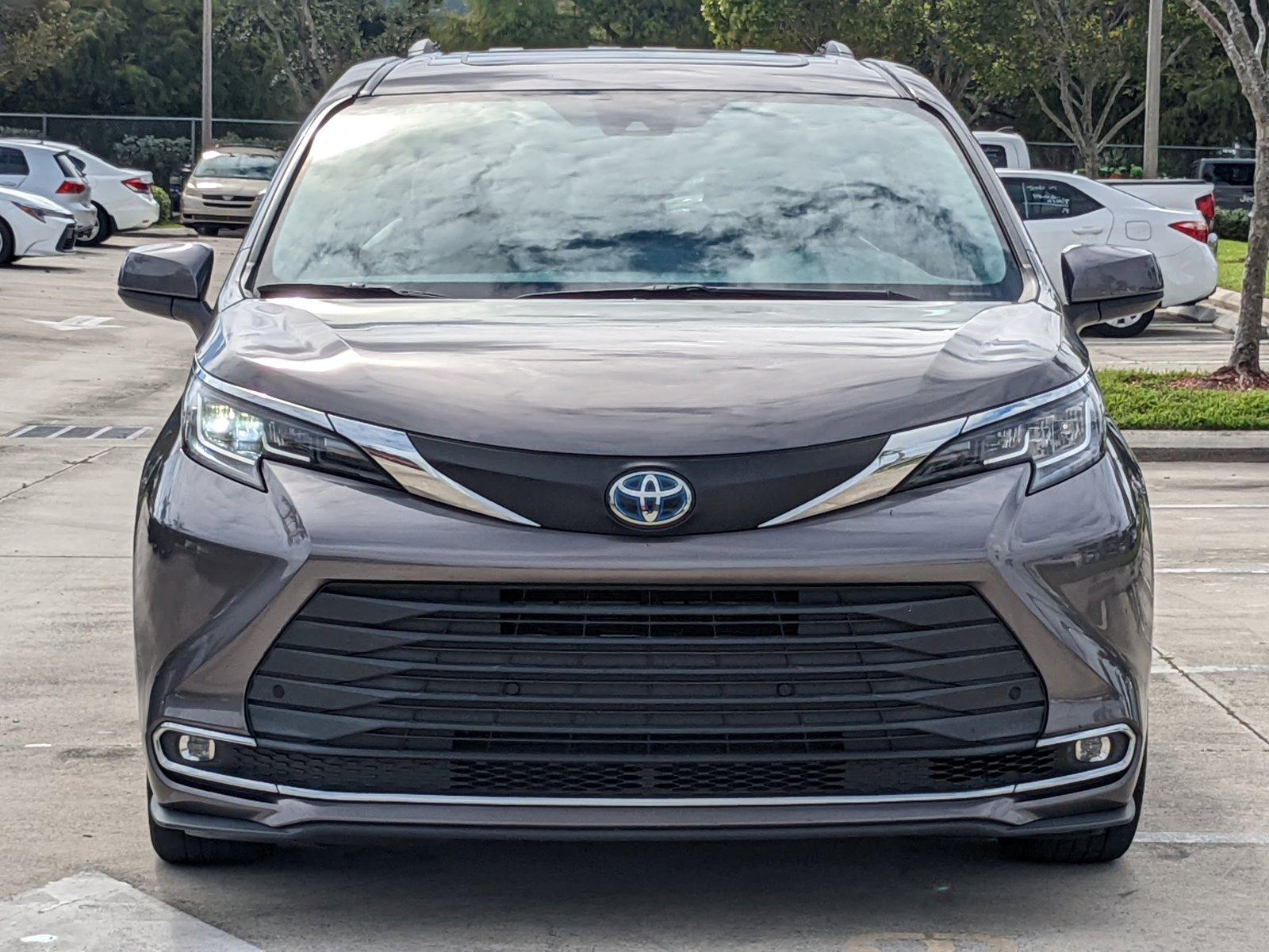 2021 Toyota Sienna Vehicle Photo in Davie, FL 33331