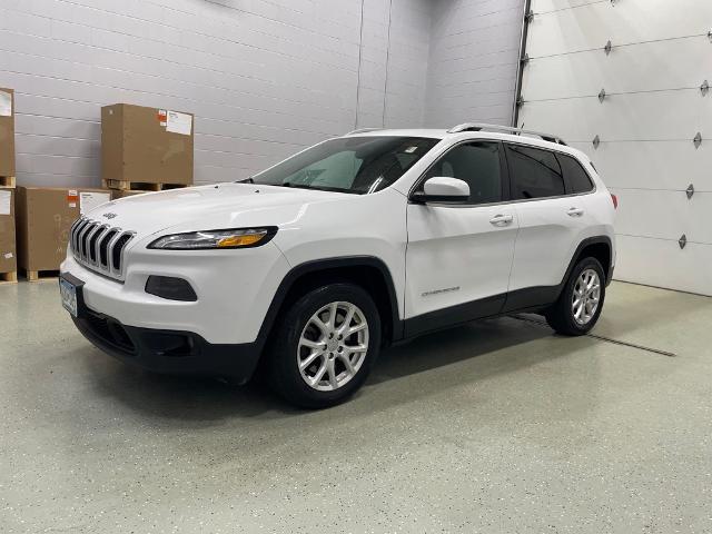 2017 Jeep Cherokee Vehicle Photo in ROGERS, MN 55374-9422