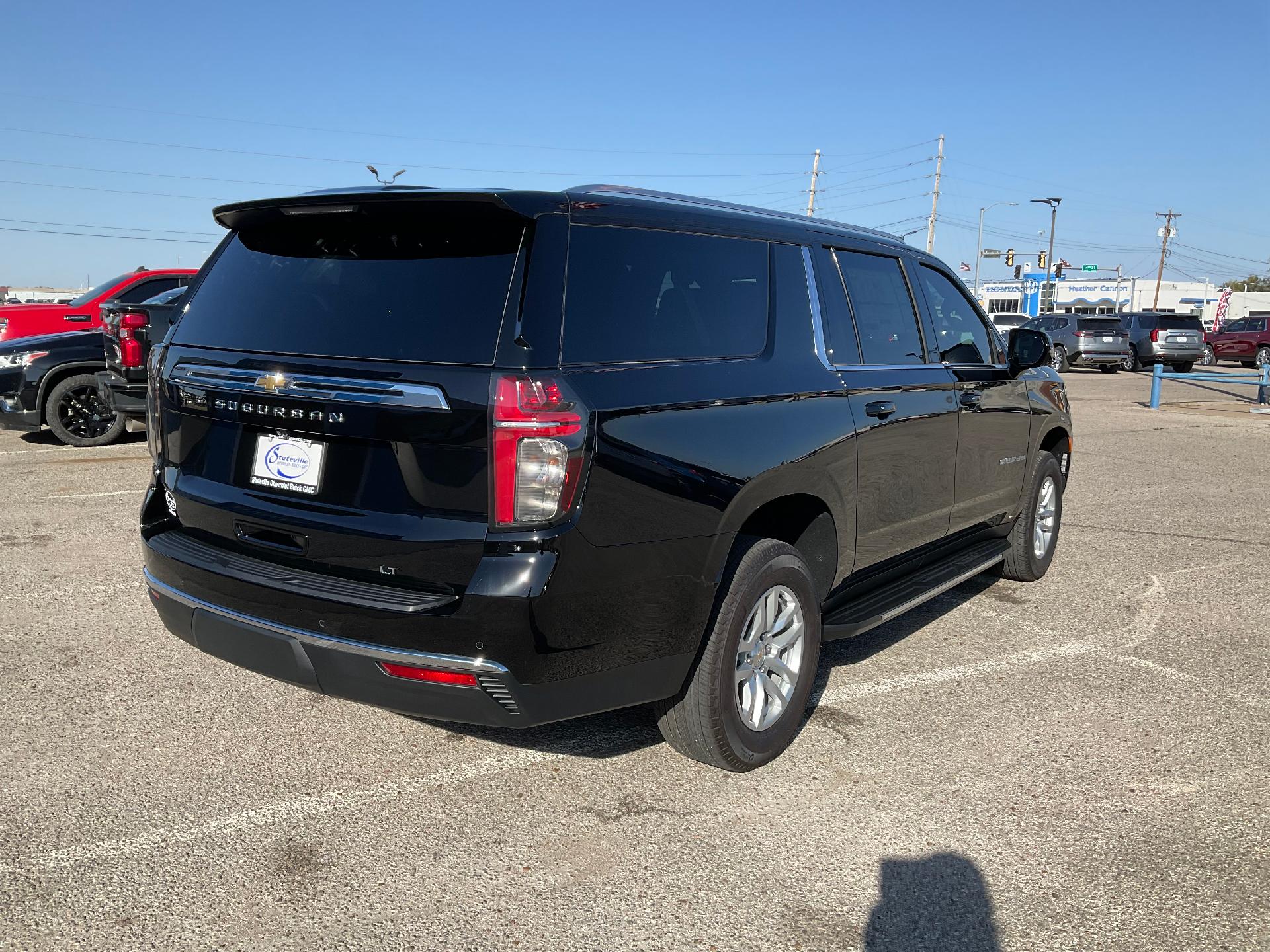 2024 Chevrolet Suburban Vehicle Photo in PONCA CITY, OK 74601-1036