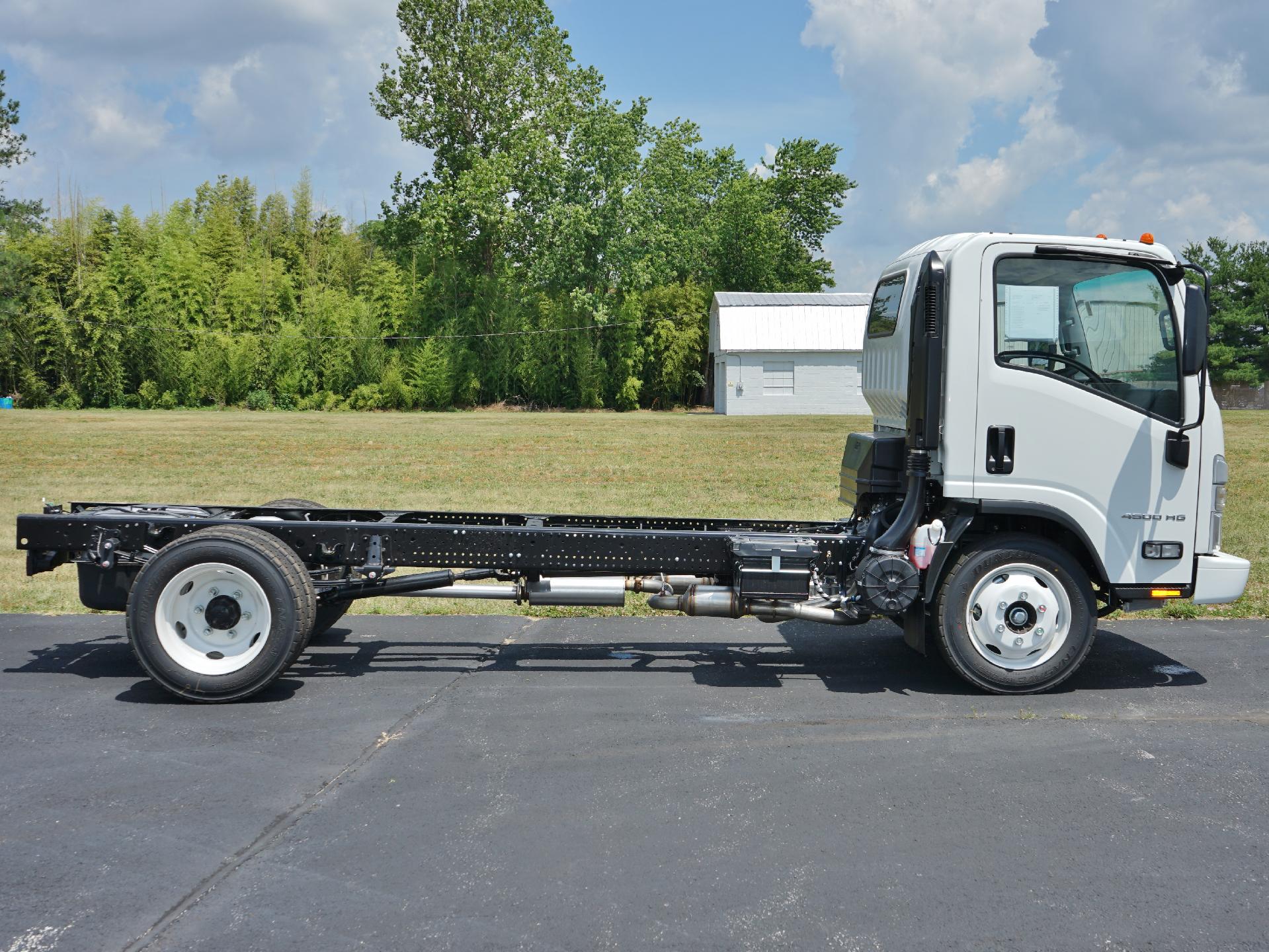 2025 Chevrolet Low Cab Forward 4500 Vehicle Photo in SMYRNA, DE 19977-2874