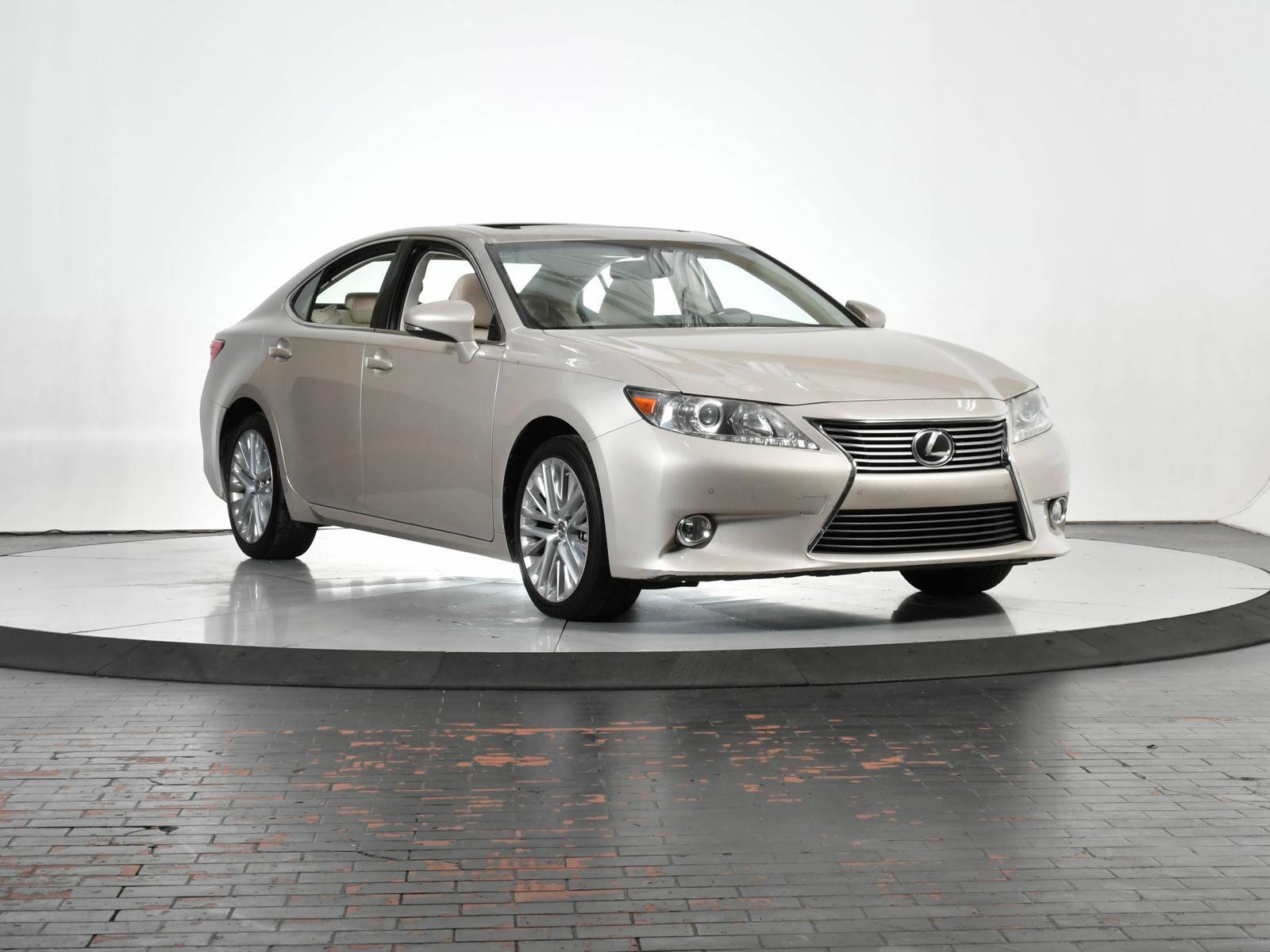 2013 Lexus ES 350 Vehicle Photo in DALLAS, TX 75235