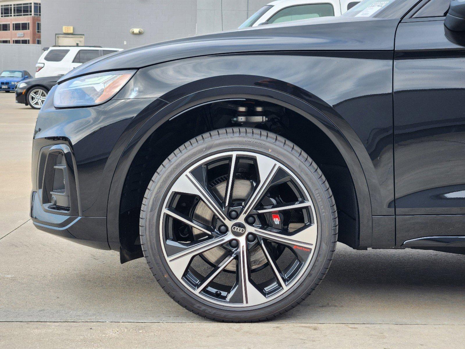 2024 Audi SQ5 Vehicle Photo in SUGAR LAND, TX 77478