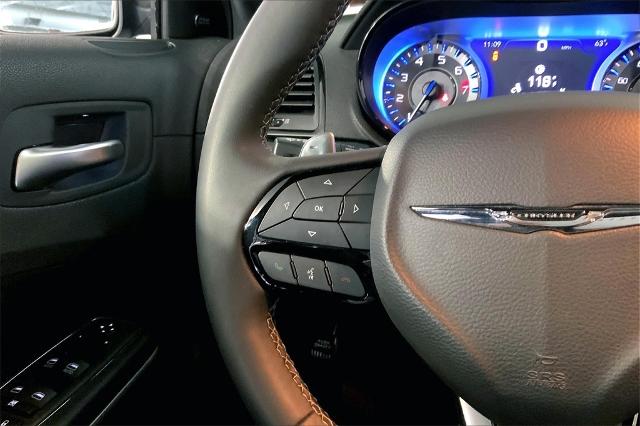 2023 Chrysler 300 Vehicle Photo in Kansas City, MO 64114