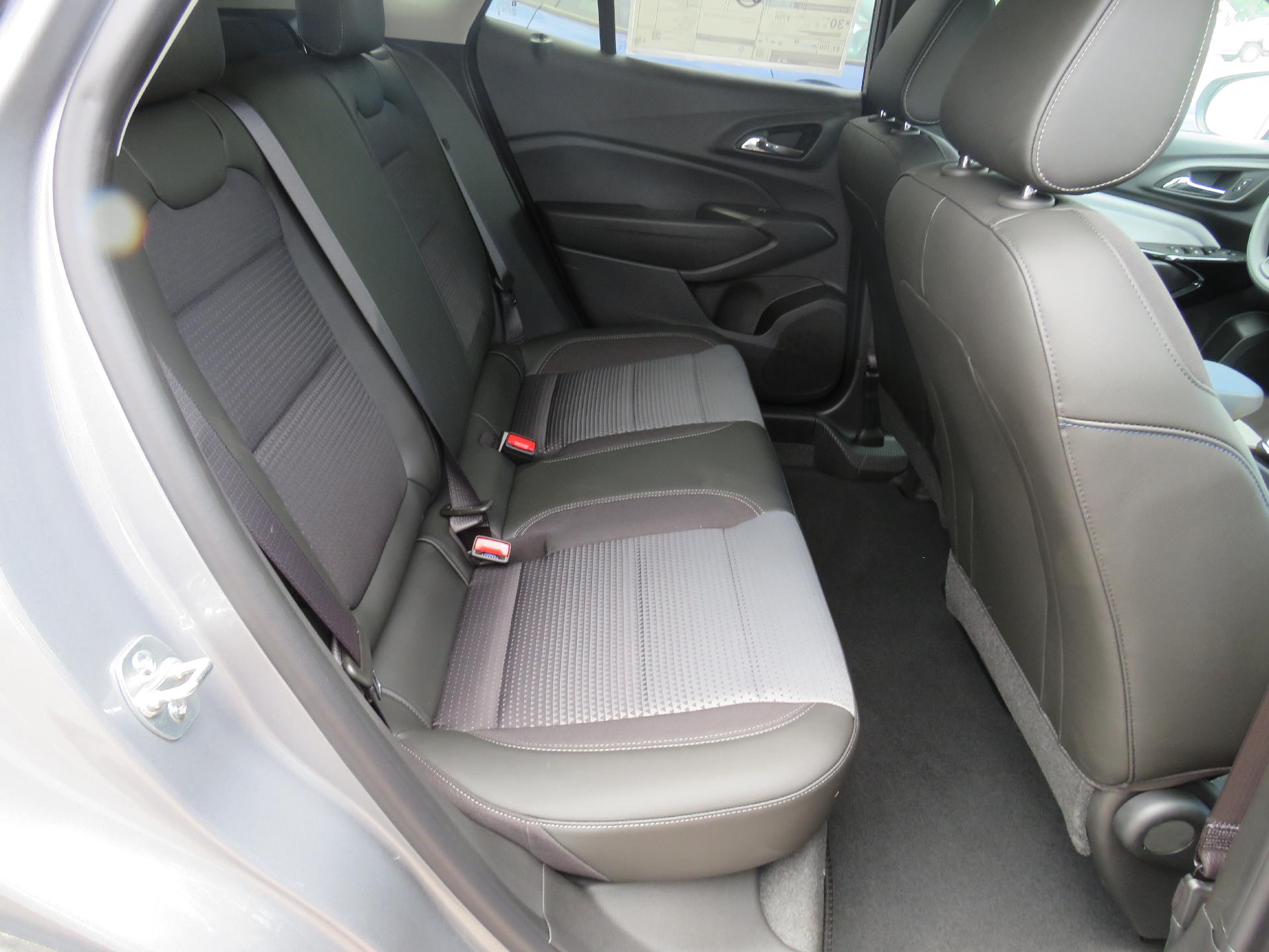 2025 Chevrolet Trax Vehicle Photo in MAPLETON, IA 51034-1072