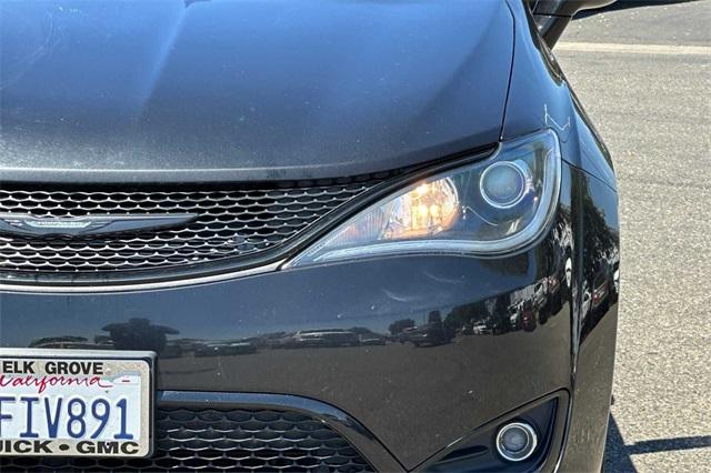 2020 Chrysler Pacifica Vehicle Photo in ELK GROVE, CA 95757-8703