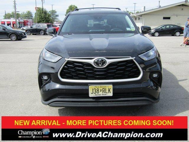 Used 2022 Toyota Highlander LE with VIN 5TDBZRBH4NS596532 for sale in La Grange, KY