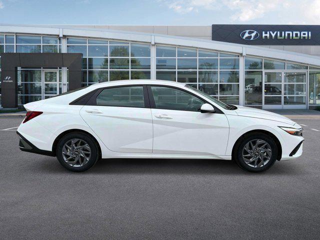 2024 Hyundai ELANTRA Vehicle Photo in O'Fallon, IL 62269