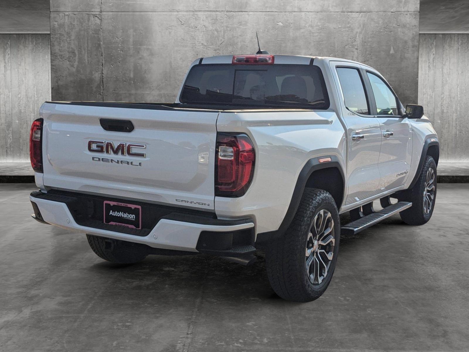 2024 GMC Canyon Vehicle Photo in LONE TREE, CO 80124-2750