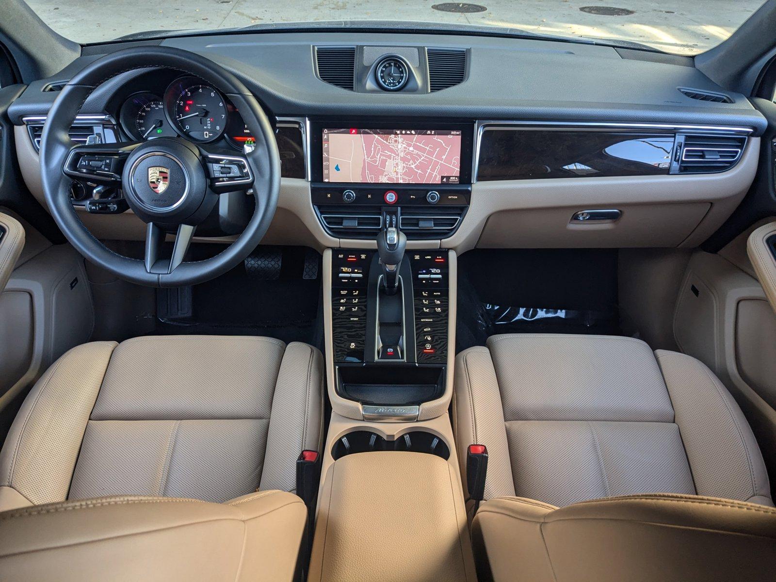 2024 Porsche Macan Vehicle Photo in Towson, MD 21204