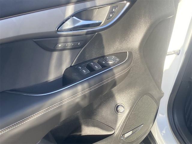 2024 Buick Envision Vehicle Photo in GOODYEAR, AZ 85338-1310