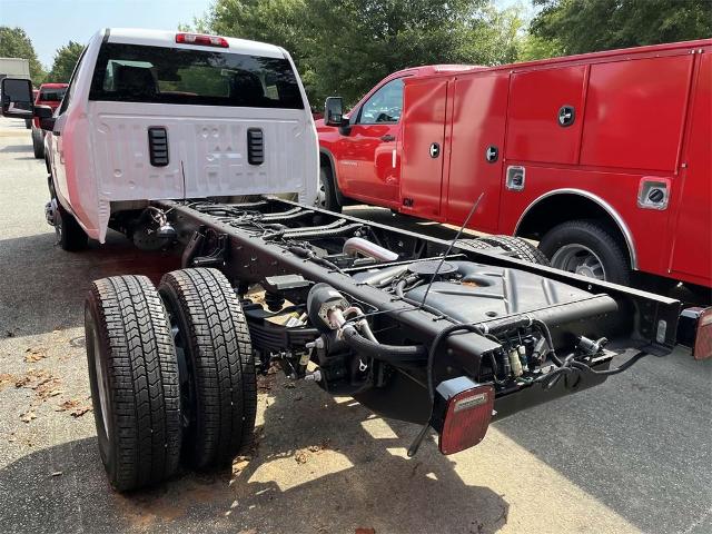 2024 Chevrolet Silverado 3500 HD Chassis Cab Vehicle Photo in ALCOA, TN 37701-3235