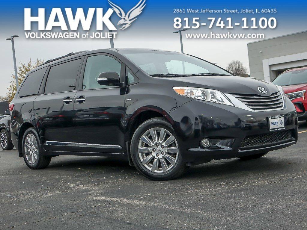 2017 Toyota Sienna Vehicle Photo in Saint Charles, IL 60174