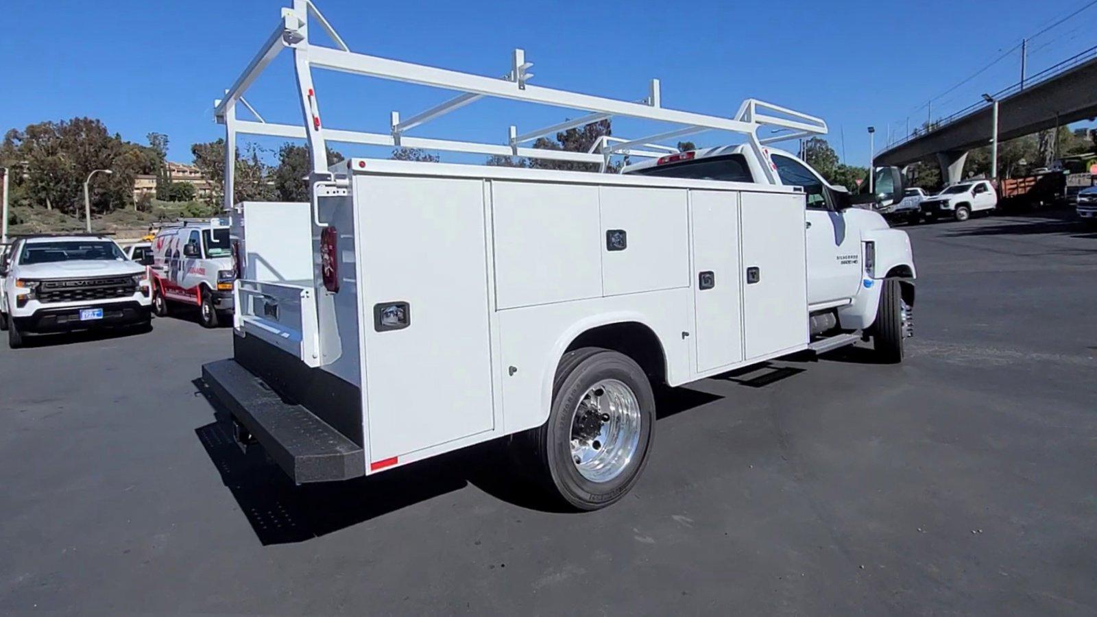 2022 Chevrolet Silverado Chassis Cab Vehicle Photo in LA MESA, CA 91942-8211