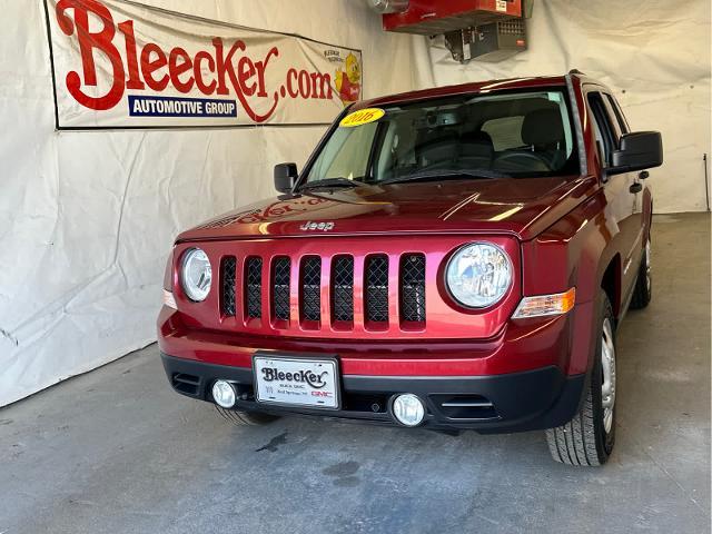 2016 Jeep Patriot Vehicle Photo in RED SPRINGS, NC 28377-1640