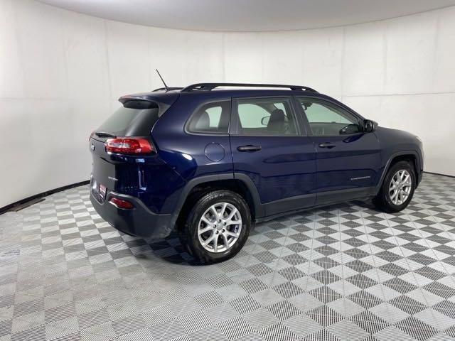 2016 Jeep Cherokee Vehicle Photo in MEDINA, OH 44256-9001