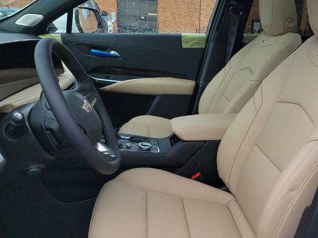 2025 Cadillac XT4 Vehicle Photo in JOLIET, IL 60435-8135