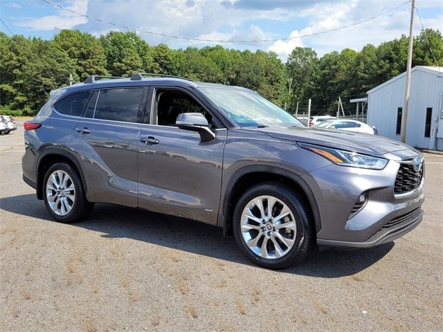 Used 2023 Toyota Highlander Limited with VIN 5TDXBRCH3PS115651 for sale in North Little Rock, AR