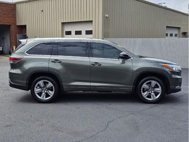 2016 Toyota Highlander Vehicle Photo in Auburn, AL 36832-6638