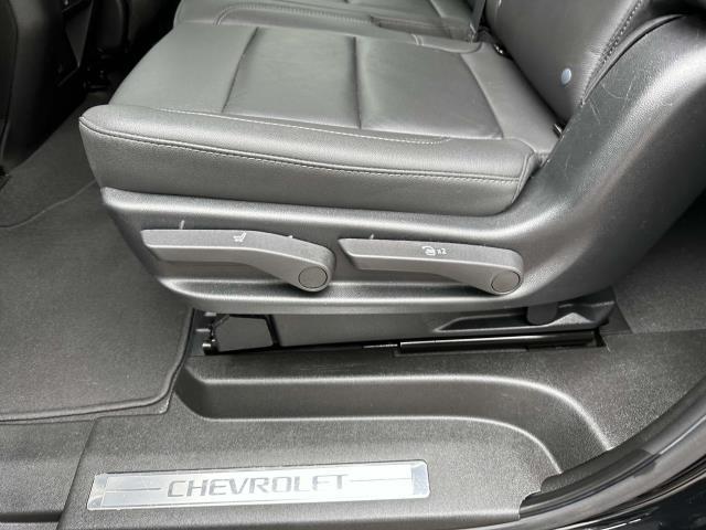 2023 Chevrolet Suburban Vehicle Photo in DOUGLASTON, NY 11362-1062