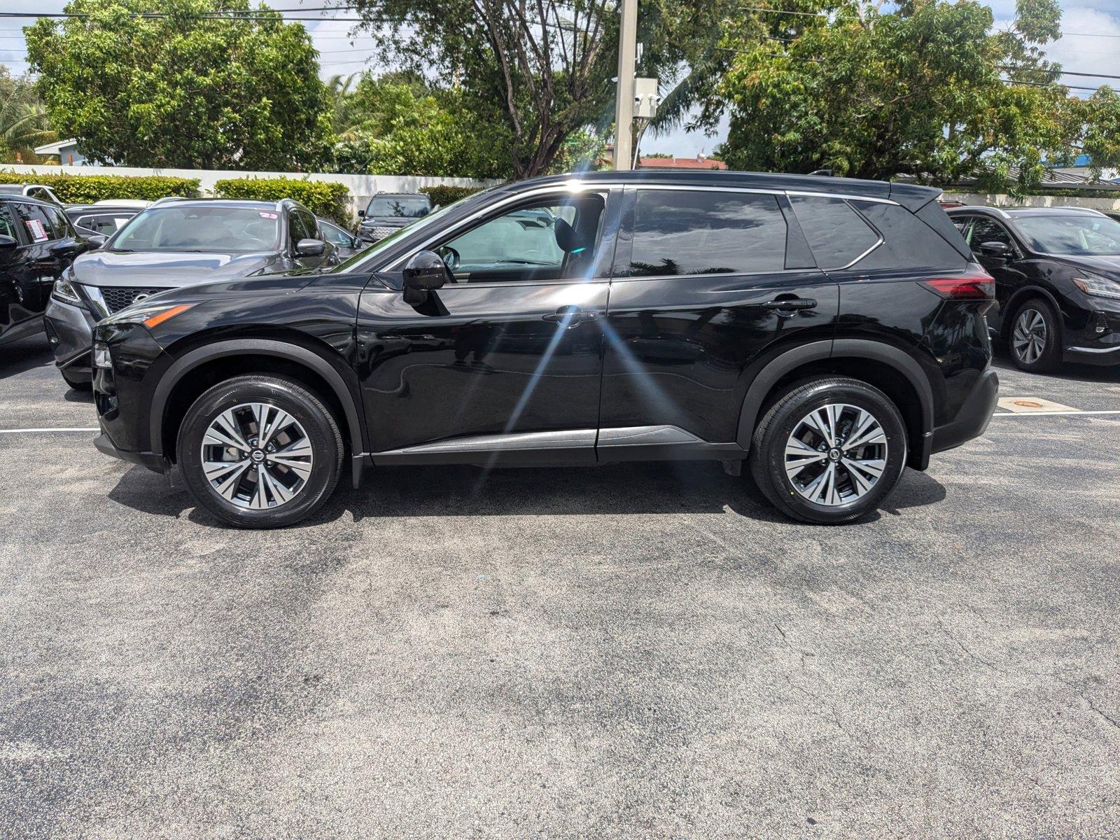 2021 Nissan Rogue Vehicle Photo in Miami, FL 33135