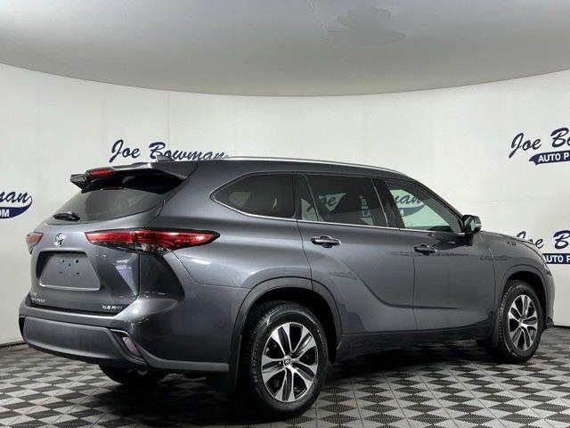 2020 Toyota Highlander Vehicle Photo in HARRISONBURG, VA 22801-8763