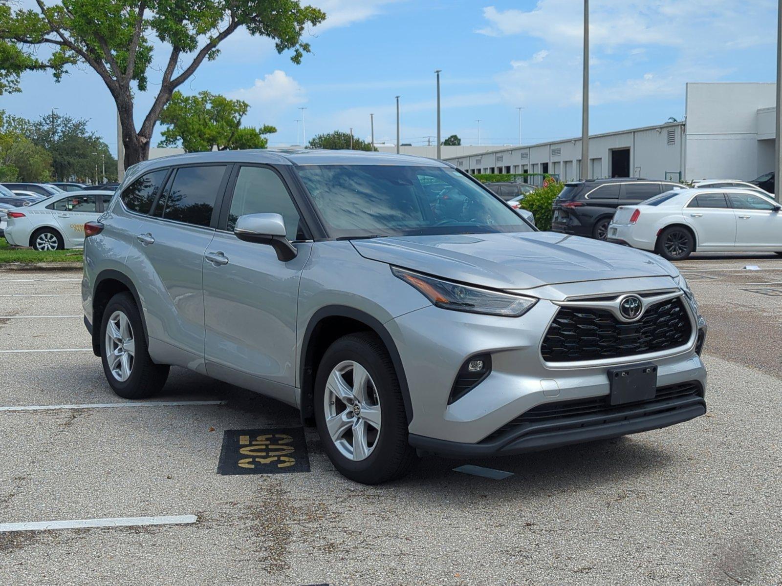 2023 Toyota Highlander Vehicle Photo in Ft. Myers, FL 33907