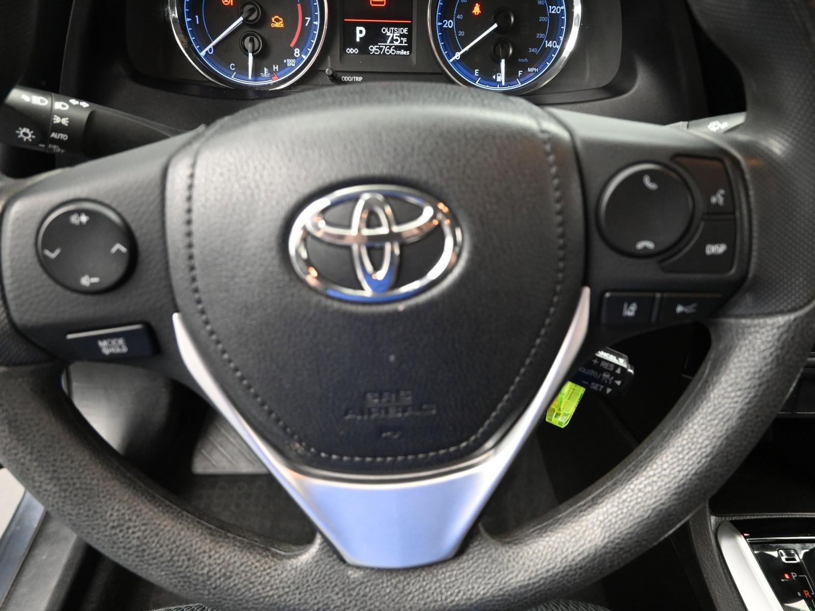 2017 Toyota Corolla Vehicle Photo in Cedar Rapids, IA 52402