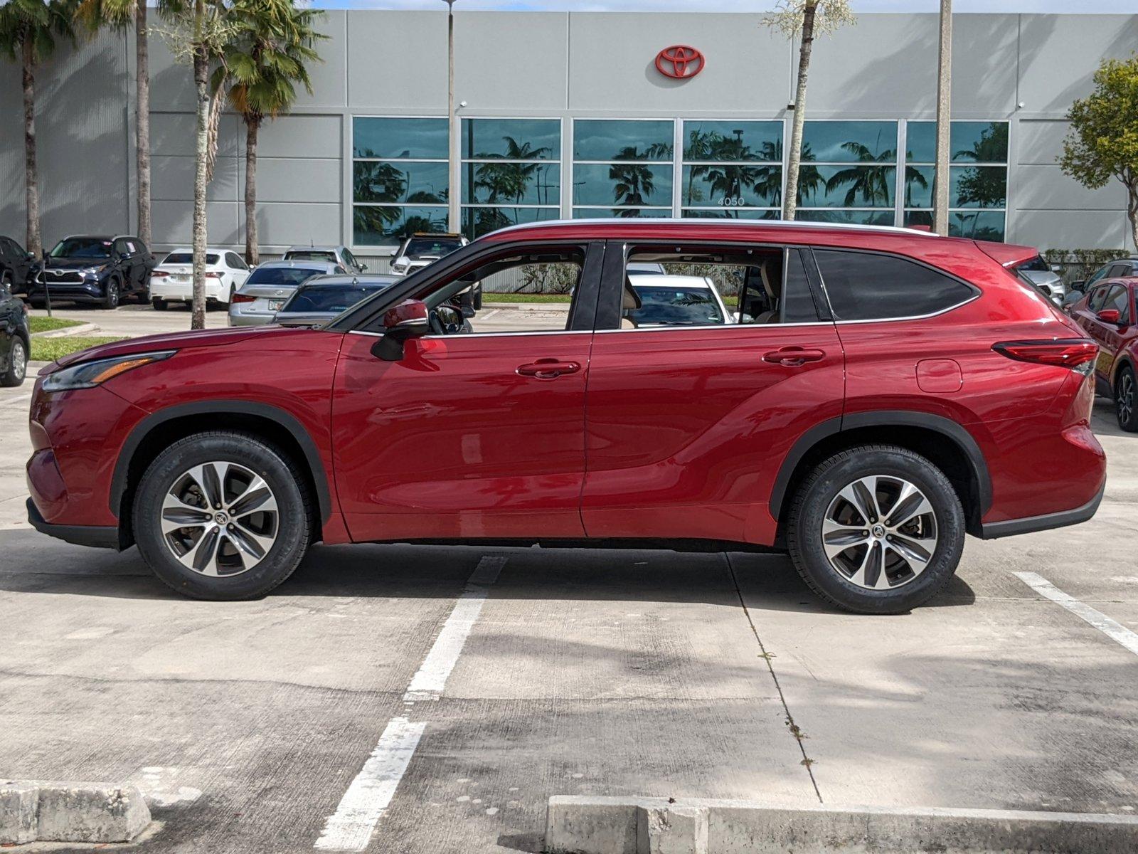 2021 Toyota Highlander Vehicle Photo in Davie, FL 33331