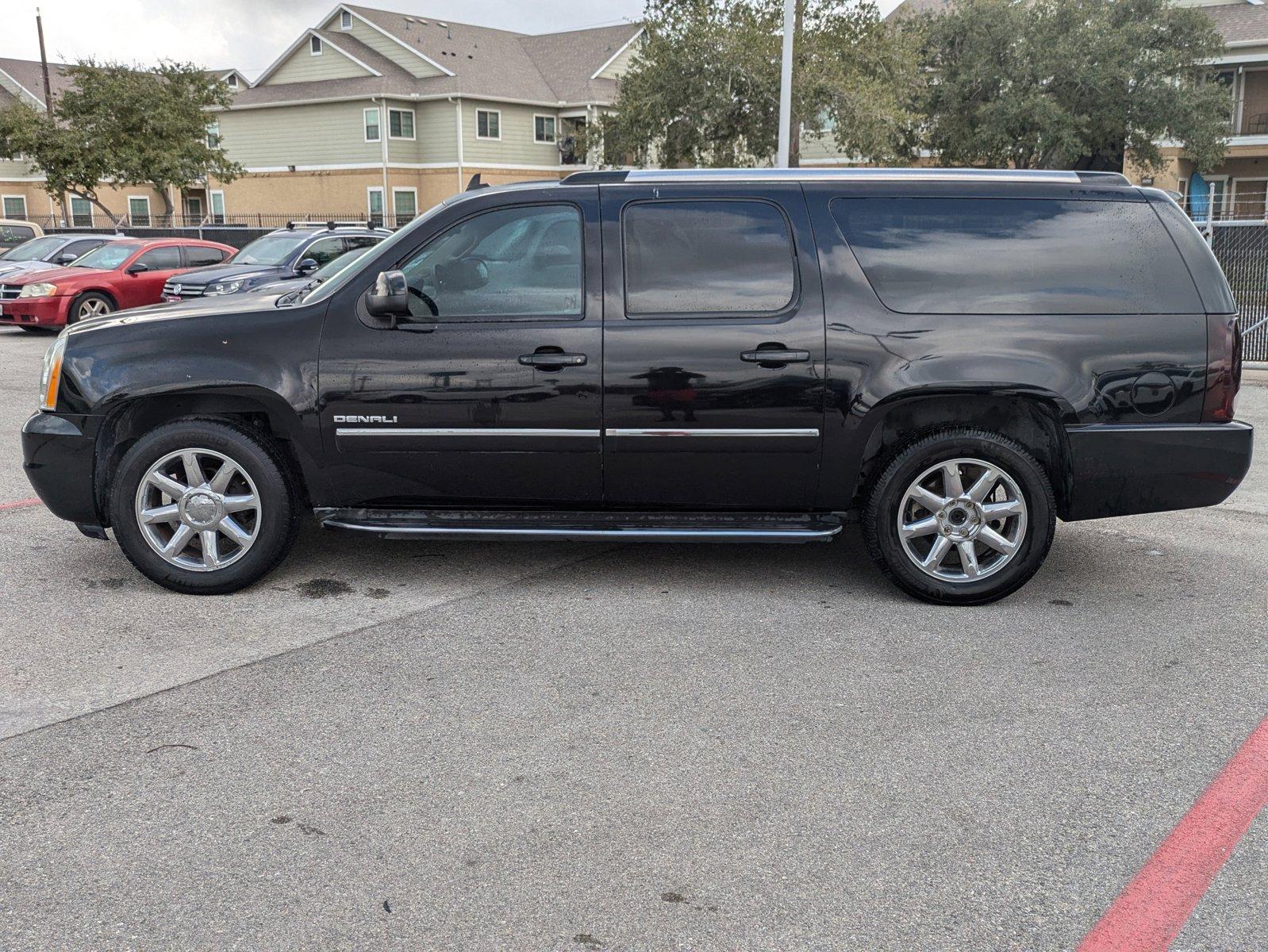 2013 GMC Yukon XL Vehicle Photo in Corpus Christi, TX 78415