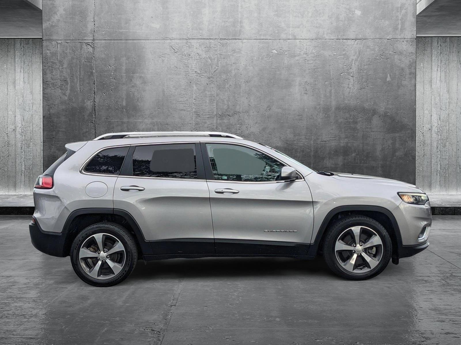 2019 Jeep Cherokee Vehicle Photo in GREENACRES, FL 33463-3207