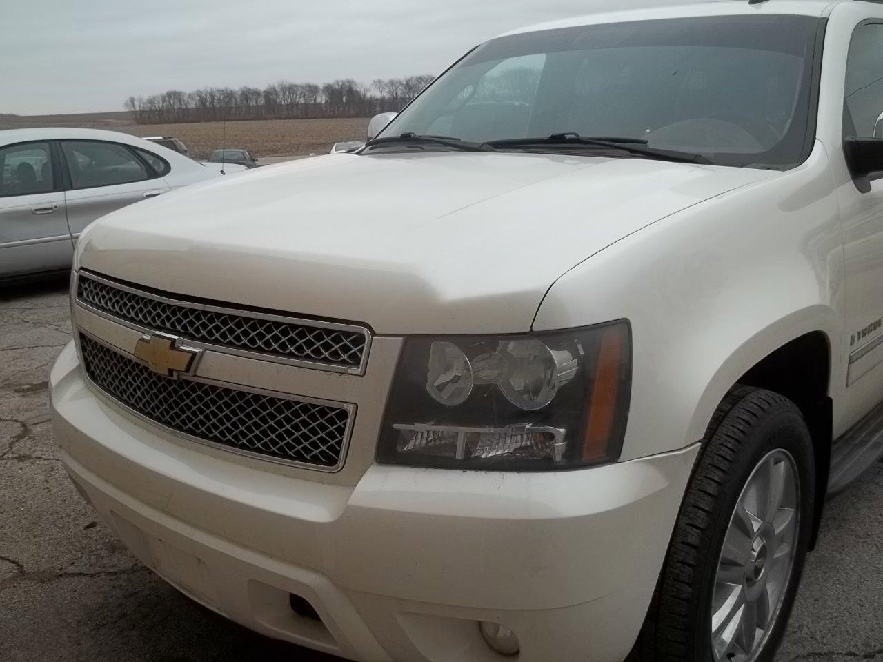 Used 2009 Chevrolet Tahoe LTZ with VIN 1GNFK33099R245932 for sale in Delavan, IL